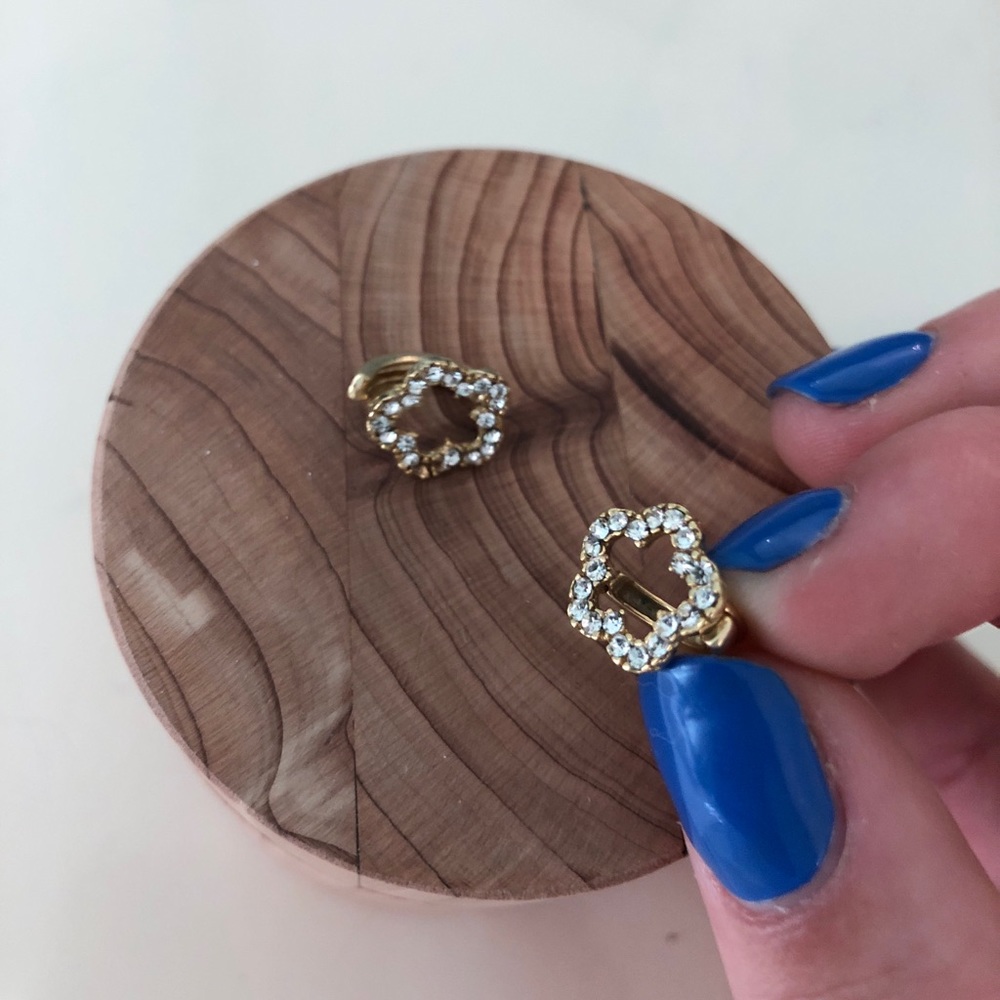Clover gold studded earrings